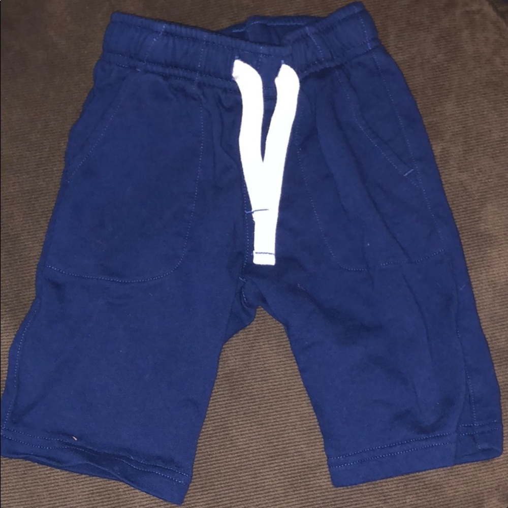 Carter’s boys shorts size 4